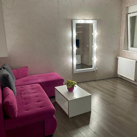 La Apartamento Ягодина Экстерьер фото