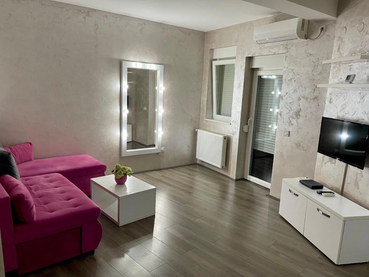 La Apartamento Ягодина Экстерьер фото
