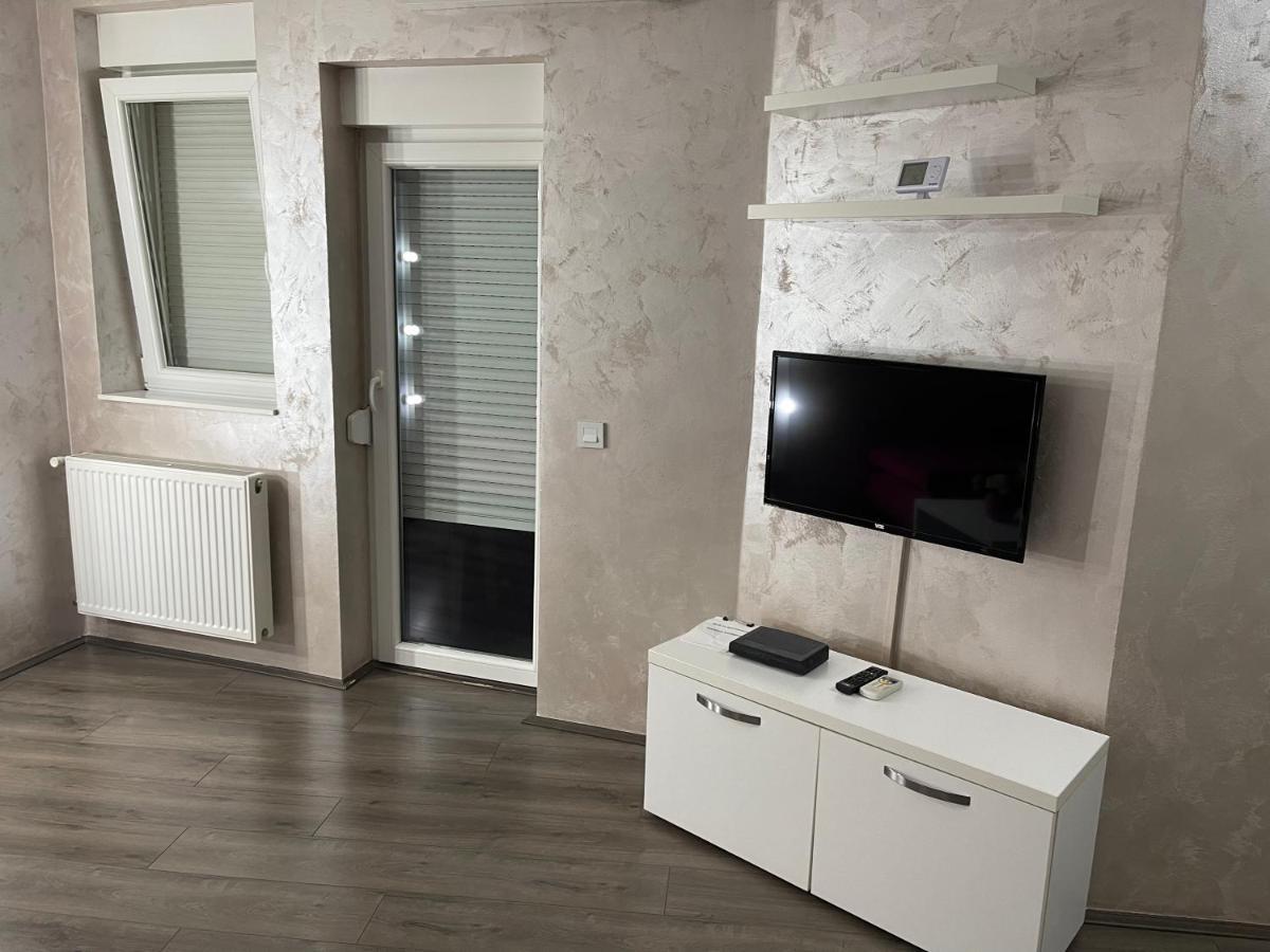 La Apartamento Ягодина Экстерьер фото