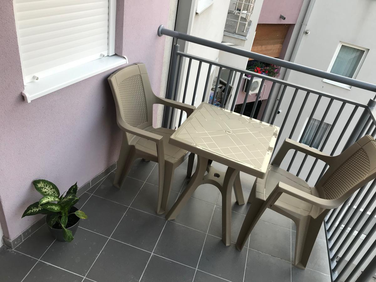 La Apartamento Ягодина Экстерьер фото